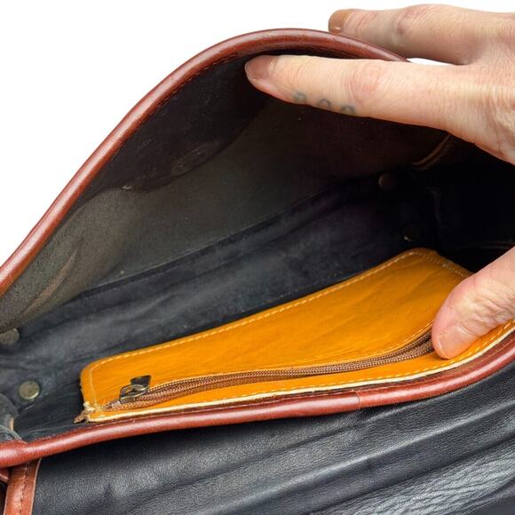 Women's Vintage Timberland Black & Brown Leather Crossbody Messenger Bag Purse - Picture 3 of 12